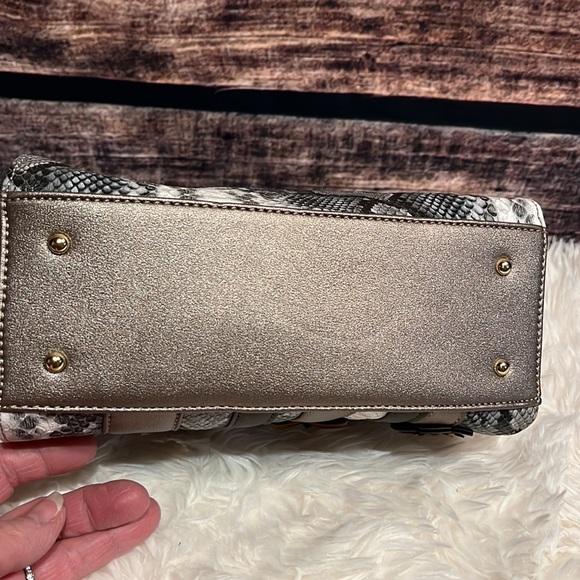 Carlos Falchi bag - Picture 12 of 13